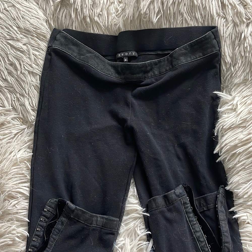Leggings with lamb leather trim.